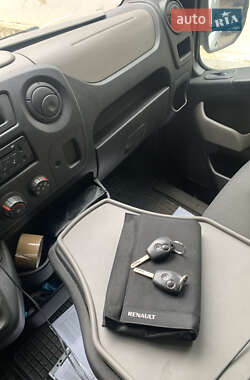 Грузовой фургон Renault Master 2012 в 