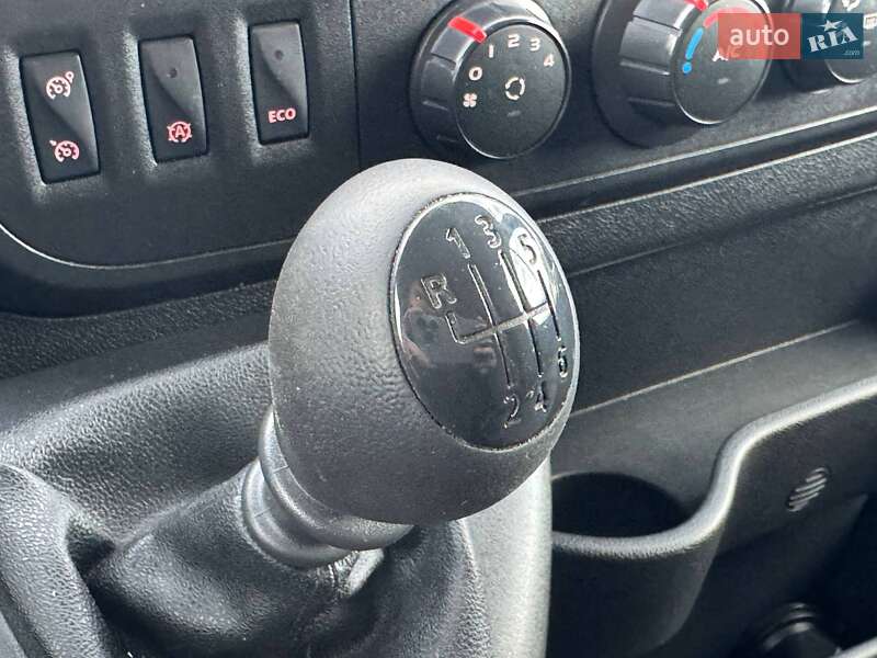 Грузовой фургон Renault Master 2017 в Львове