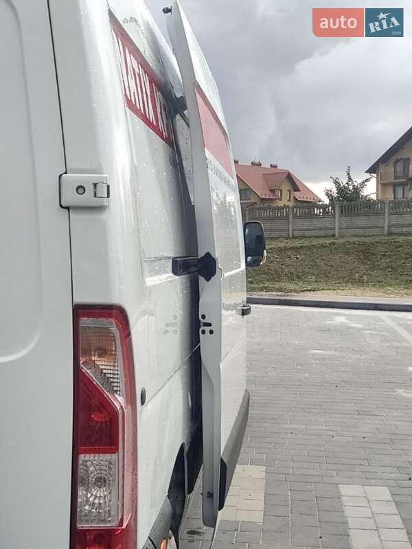 Грузовой фургон Renault Master 2014 в Мостиске