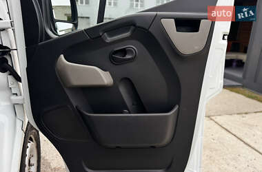 Грузовой фургон Renault Master 2017 в 