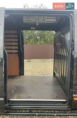 Грузовой фургон Renault Master 2019 в 