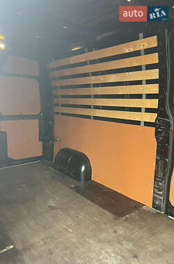 Грузовой фургон Renault Master 2019 в 