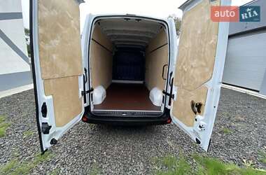 Грузовой фургон Renault Master 2022 в 