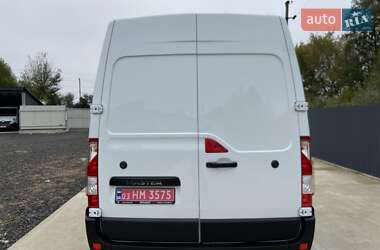 Грузовой фургон Renault Master 2022 в 