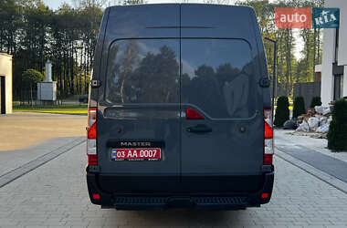 Грузовой фургон Renault Master 2022 в 
