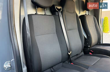 Грузовой фургон Renault Master 2022 в 