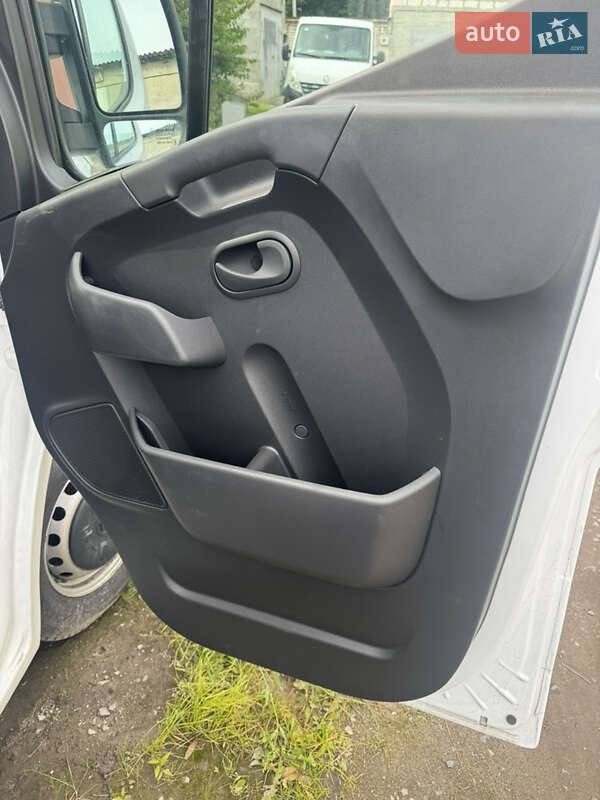Грузовой фургон Renault Master 2023 в Шепетовке
