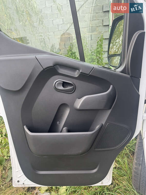 Грузовой фургон Renault Master 2023 в Шепетовке