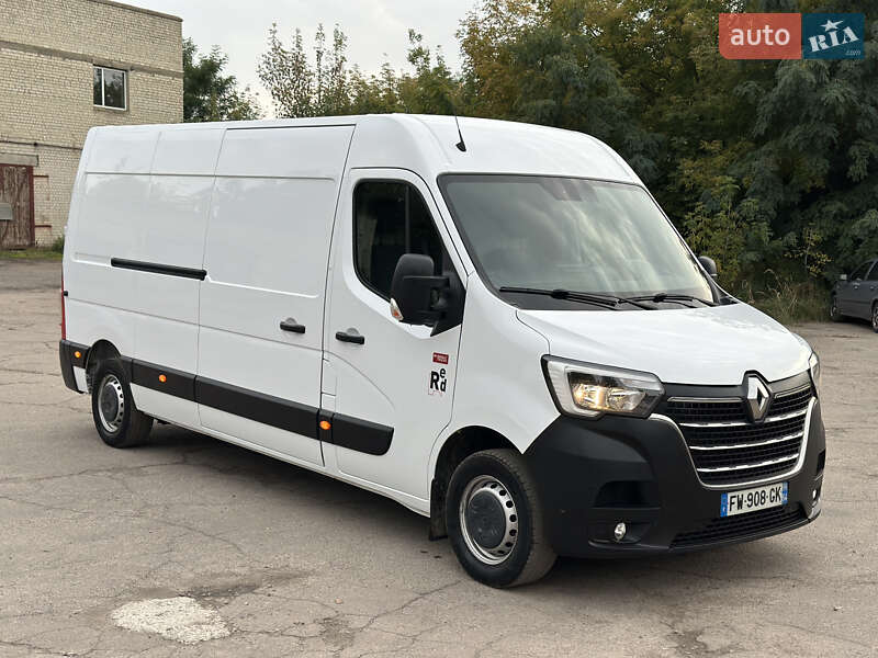 Грузовой фургон Renault Master 2021 в 