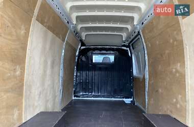 Вантажний фургон Renault Master 2019 в 
