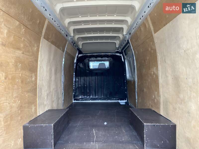 Грузовой фургон Renault Master 2019 в Хусте
