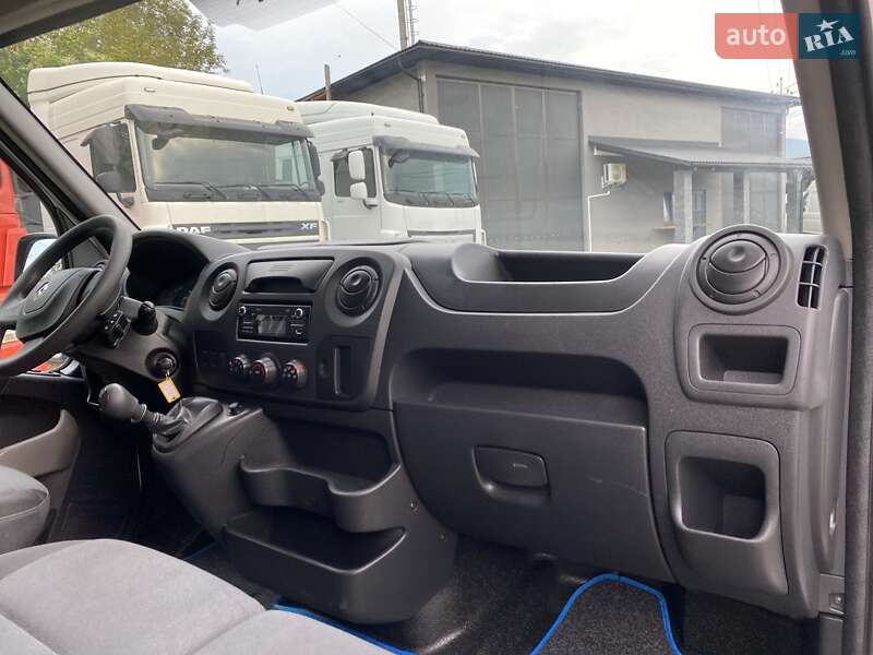 Грузовой фургон Renault Master 2019 в Хусте