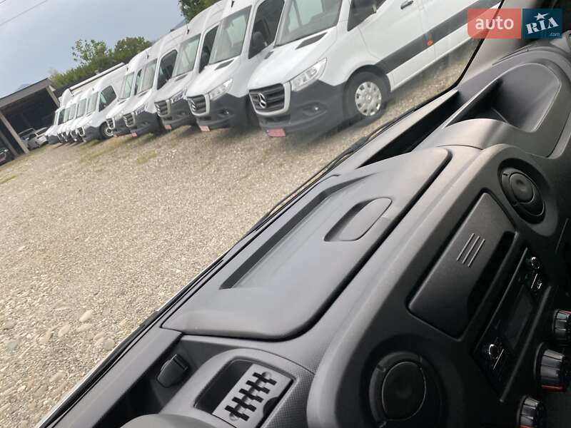 Грузовой фургон Renault Master 2019 в Хусте