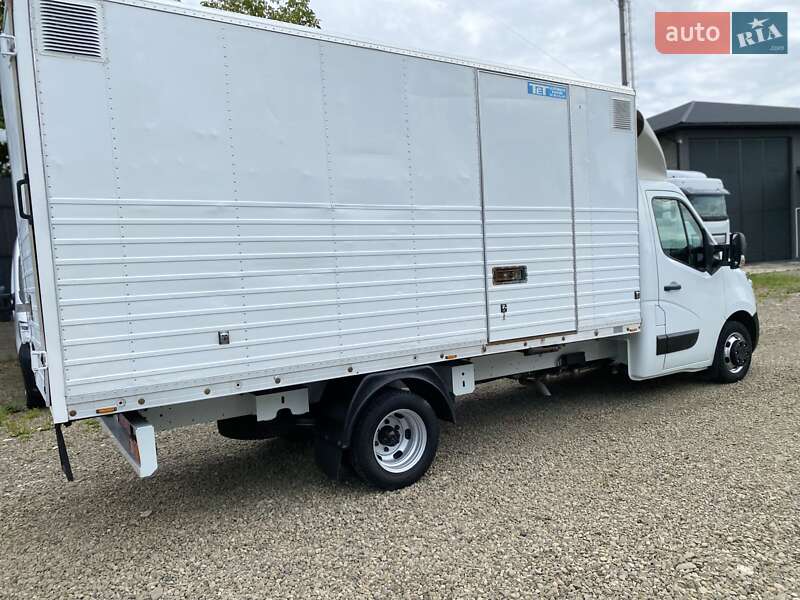 Грузовой фургон Renault Master 2018 в Хусте