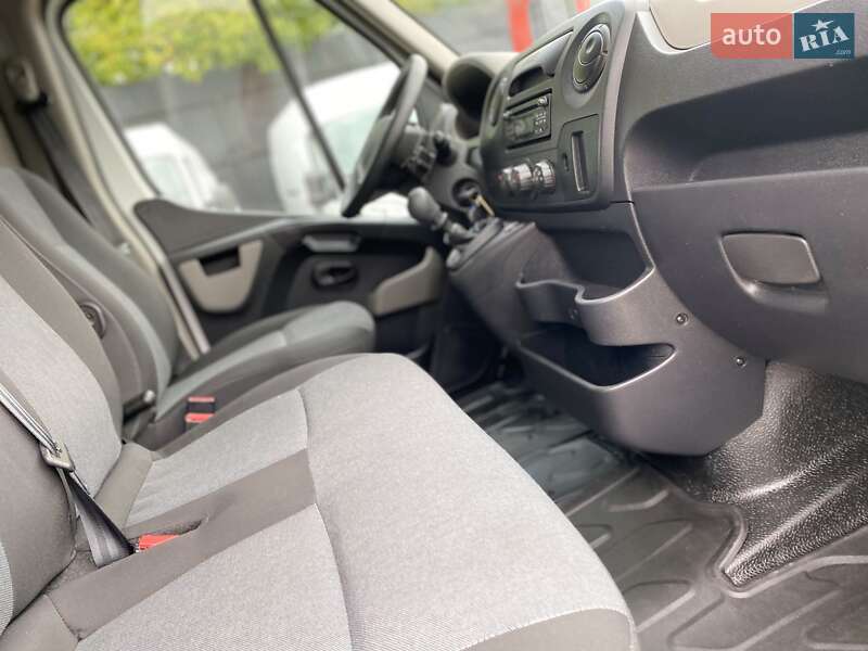 Грузовой фургон Renault Master 2018 в Хусте