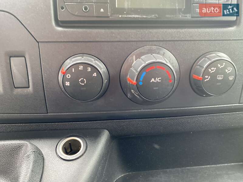 Грузовой фургон Renault Master 2018 в Хусте