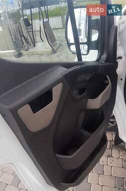 Грузовой фургон Renault Master 2014 в 