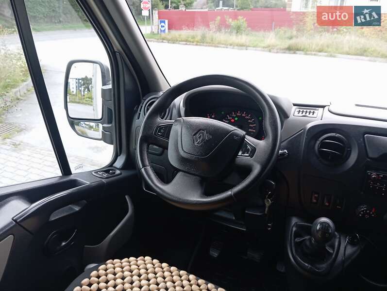 Тентованый Renault Master 2016 в Почаеве