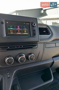 Грузовой фургон Renault Master 2021 в 