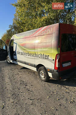 Грузовой фургон Renault Master 2012 в 