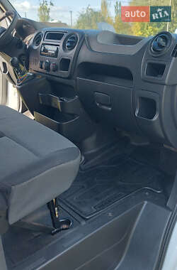 Грузовой фургон Renault Master 2011 в 