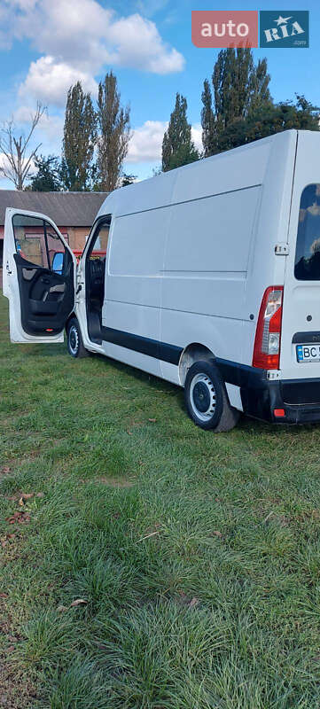 Грузовой фургон Renault Master 2011 в Сокале