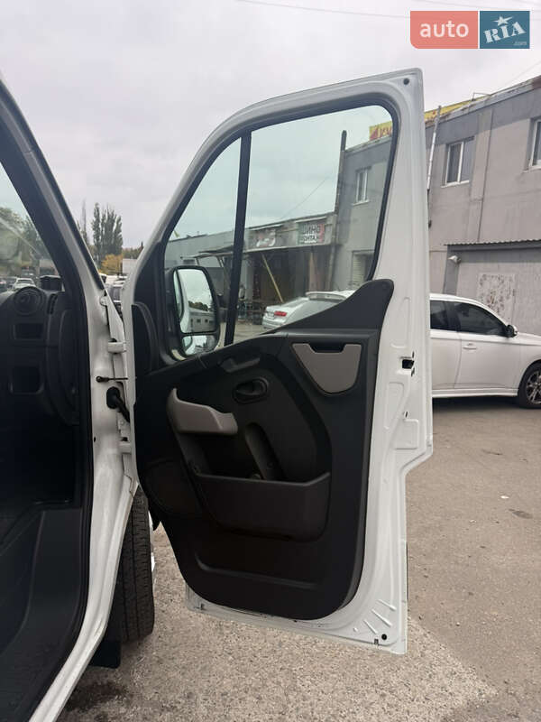 Грузовой фургон Renault Master 2012 в Днепре