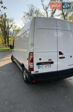 Грузовой фургон Renault Master 2015 в 