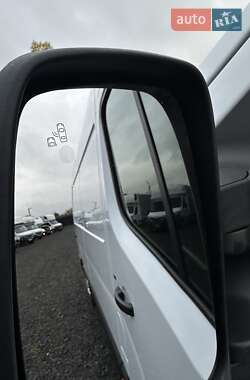 Грузовой фургон Renault Master 2022 в 