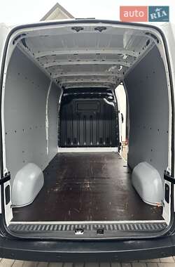 Грузовой фургон Renault Master 2022 в 