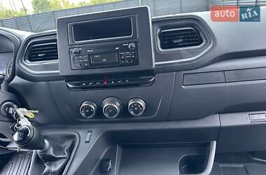 Грузовой фургон Renault Master 2022 в 
