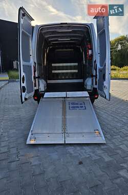 Грузовой фургон Renault Master 2022 в 
