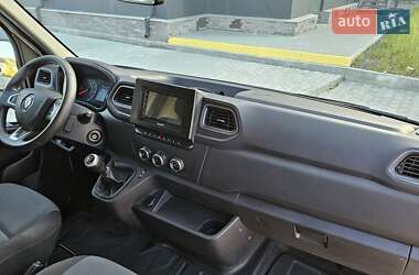 Грузовой фургон Renault Master 2022 в 