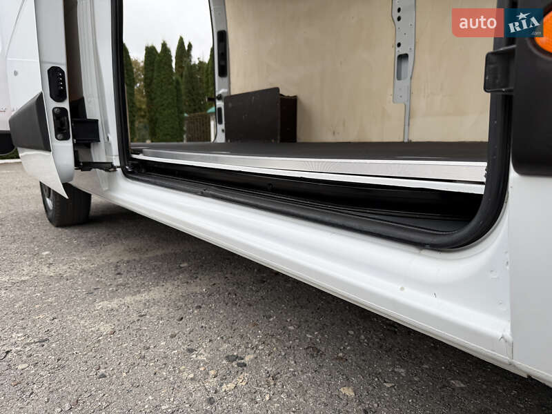 Грузовой фургон Renault Master 2022 в Дубно