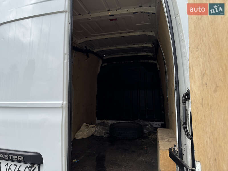 Вантажний фургон Renault Master 2012 в Києві