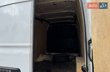 Грузовой фургон Renault Master 2012 в 