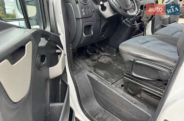 Грузовой фургон Renault Master 2012 в 