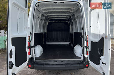 Грузовой фургон Renault Master 2021 в 
