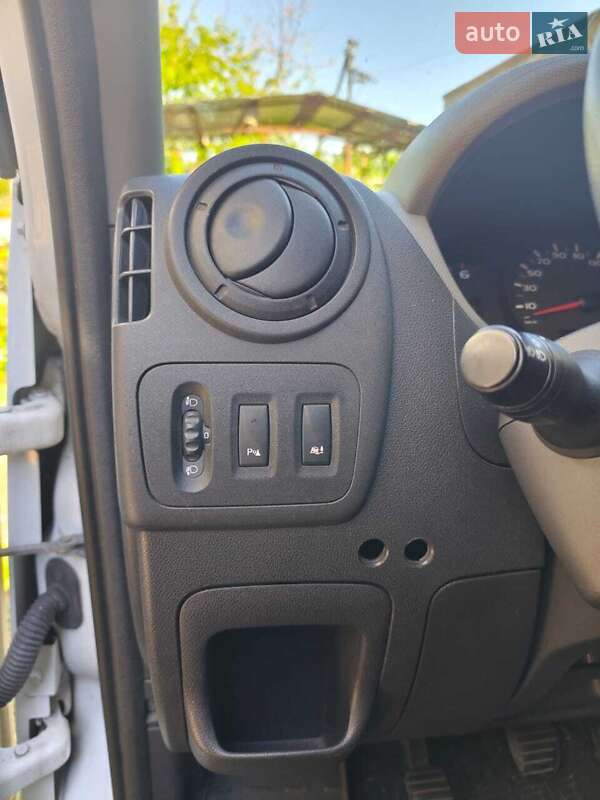 Мікроавтобус вантажний (до 3,5т) Renault Master 2016 в Дніпрі