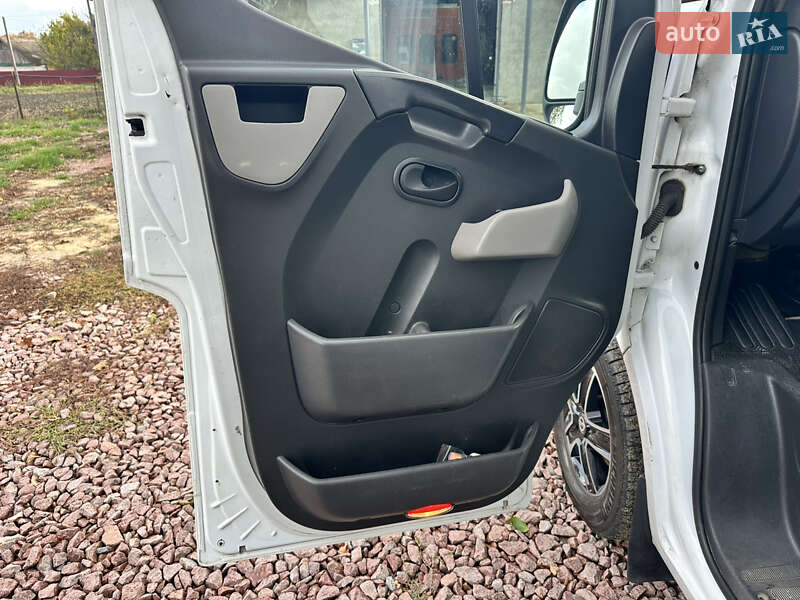 Эвакуатор Renault Master 2013 в Житомире фото 13 Эвакуатор Renault Master 2013 в Житомире