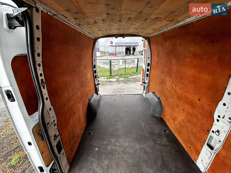 Грузовой фургон Renault Master 2016 в Умани