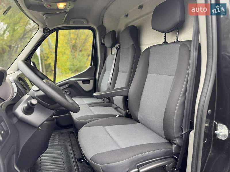 Грузовой фургон Renault Master 2017 в Дубно