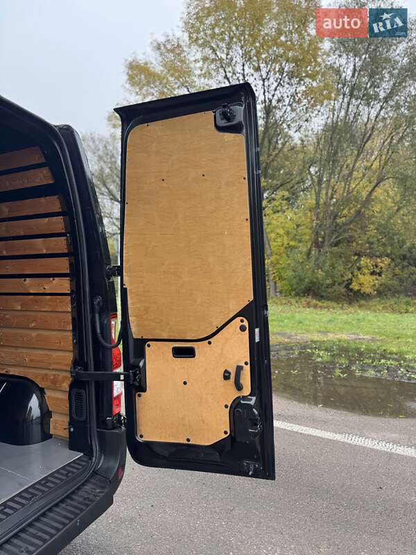 Грузовой фургон Renault Master 2017 в Дубно