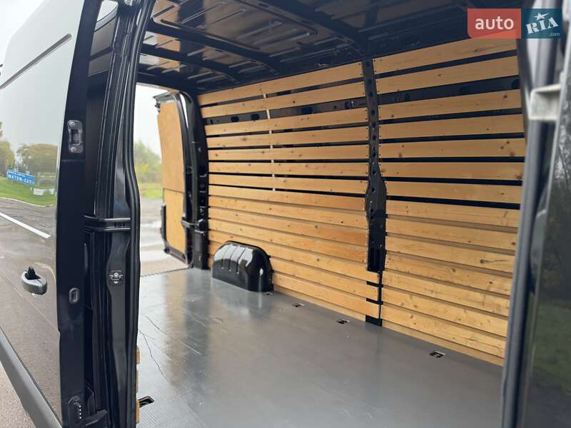 Грузовой фургон Renault Master 2017 в Дубно