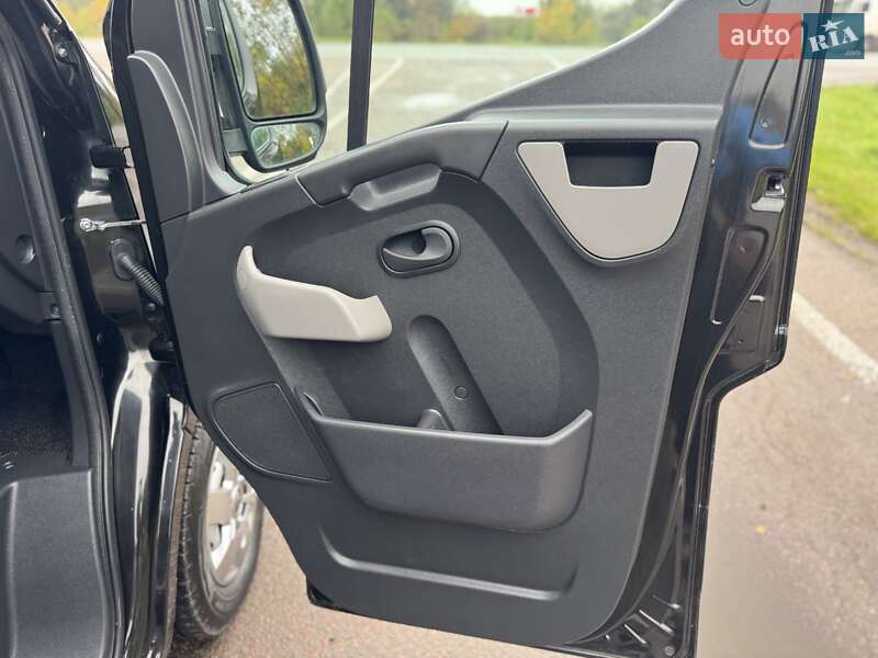 Грузовой фургон Renault Master 2017 в Дубно
