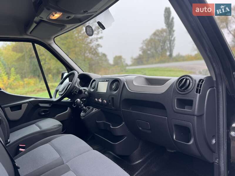 Грузовой фургон Renault Master 2017 в Дубно