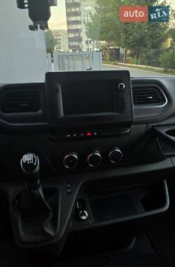 Грузовой фургон Renault Master 2020 в 