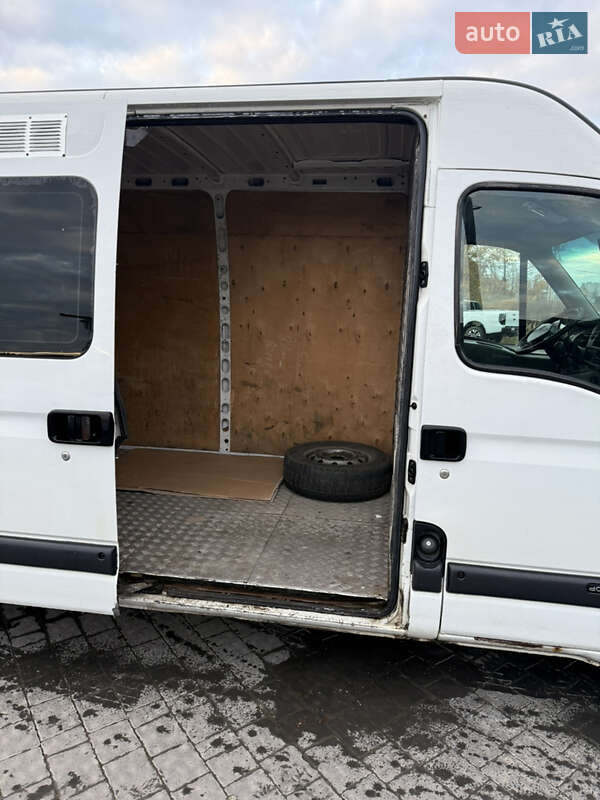 Вантажний фургон Renault Master 2004 в Івано-Франківську