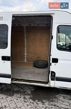 Грузовой фургон Renault Master 2004 в  фото 13 Грузовой фургон Renault Master 2004 в