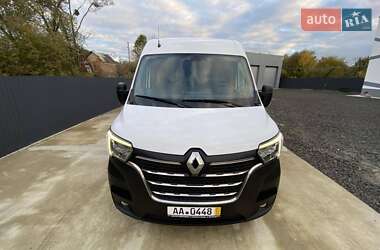 Грузовой фургон Renault Master 2022 в 